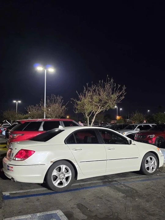 2006 Acura RL 2nd Gen - Image 4 of 20