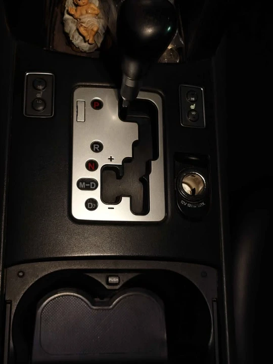 2006 Acura RL 2nd Gen - Image 14 of 20