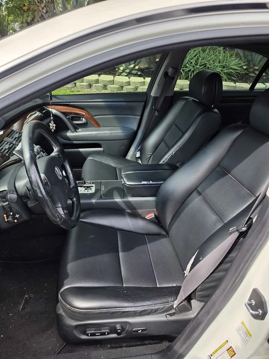 2006 Acura RL 2nd Gen - Image 11 of 20