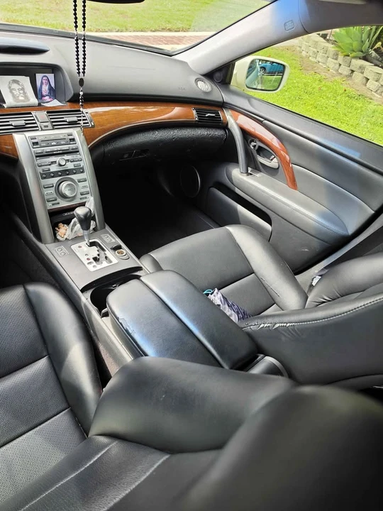 2006 Acura RL 2nd Gen - Image 10 of 20