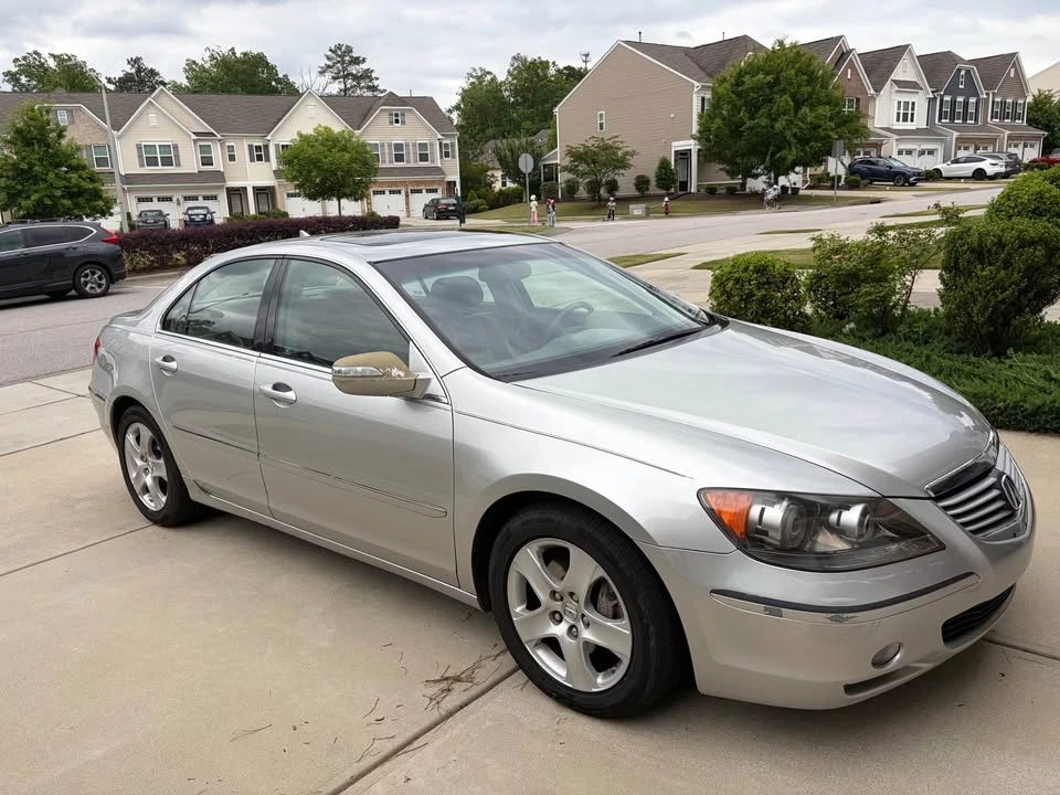 2006 Acura RL 2nd Gen - Image 2 of 14