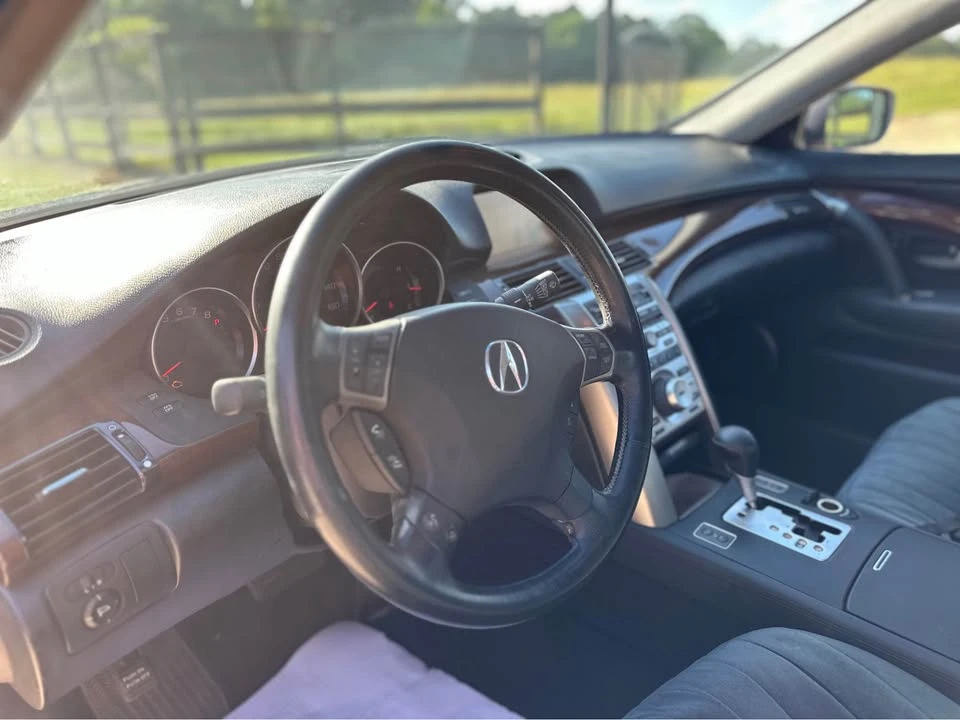 2006 Acura RL 2nd Gen - Image 11 of 12