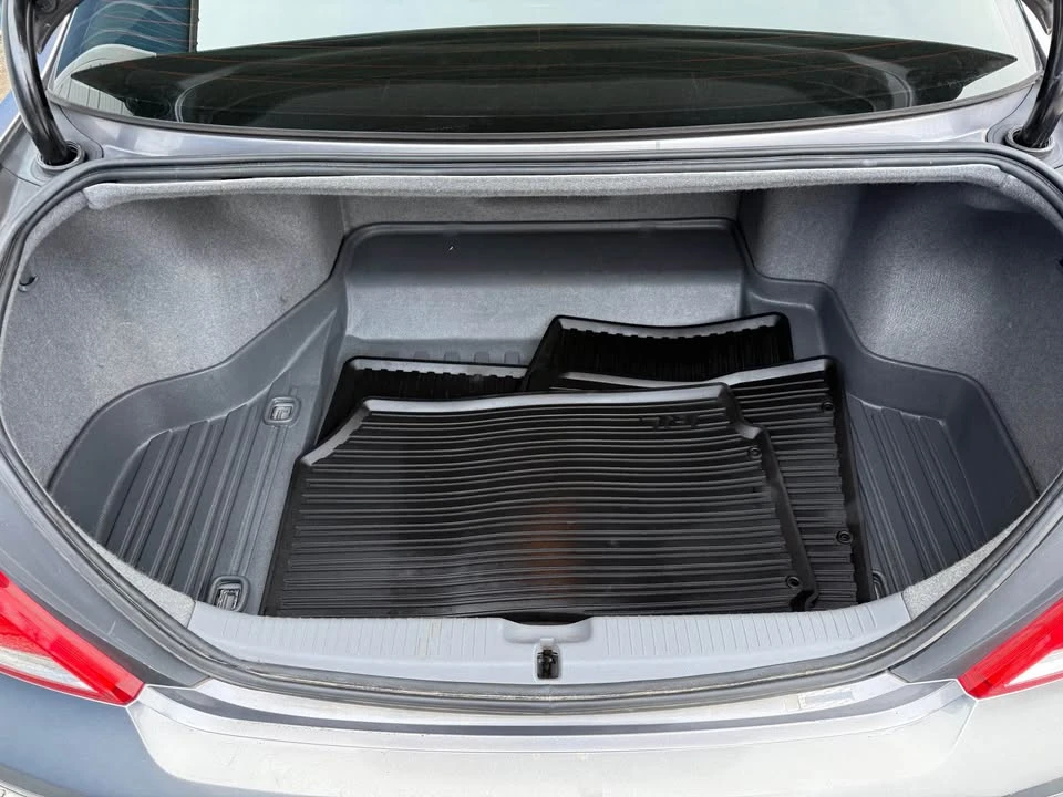 2006 Acura RL 2nd Gen - Image 13 of 15