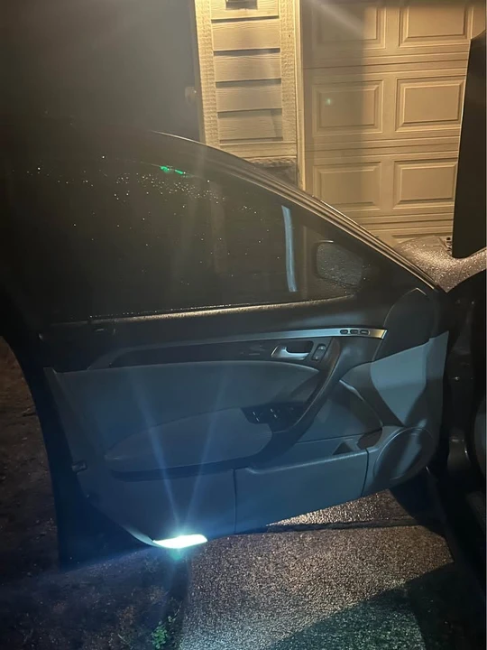 2006 Acura TL 3rd Gen - Image 11 of 16