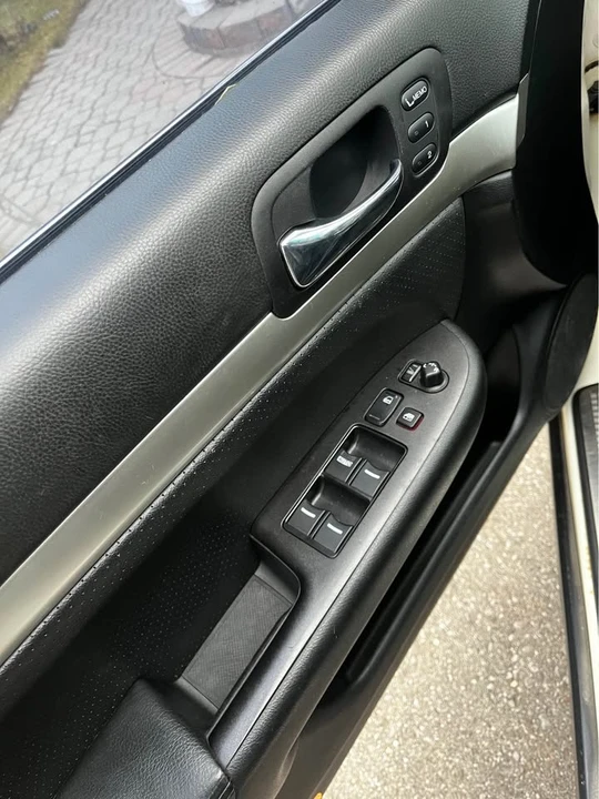 2006 Acura TSX 1st Gen - Image 11 of 16
