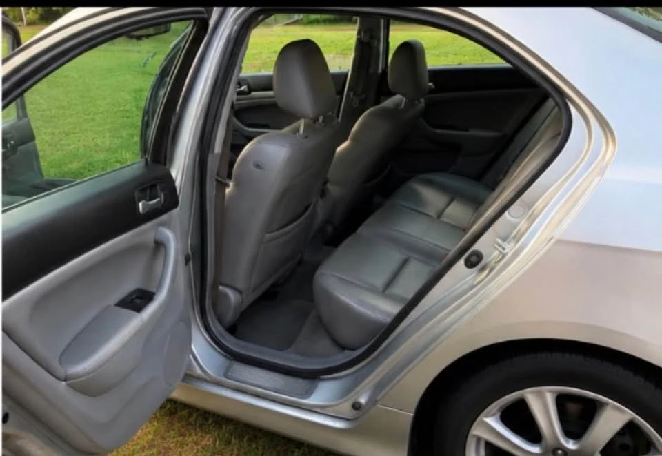 2006 Acura TSX 1st Gen - Image 9 of 10