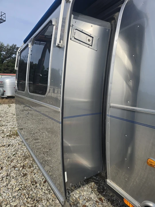2006 Parts & Memorabilia Trailers - Image 10 of 31