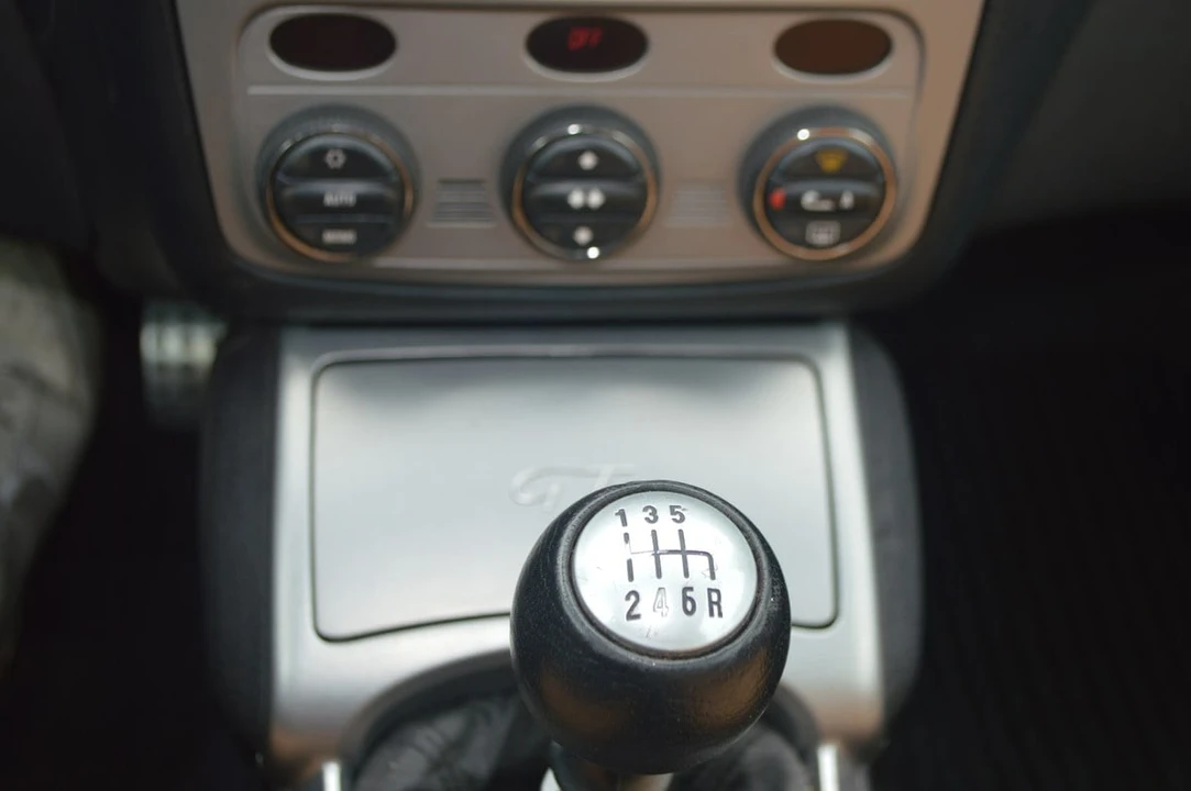 2006 Alfa Romeo GT - Image 28 of 30
