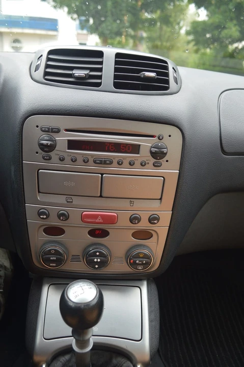 2006 Alfa Romeo GT - Image 27 of 30