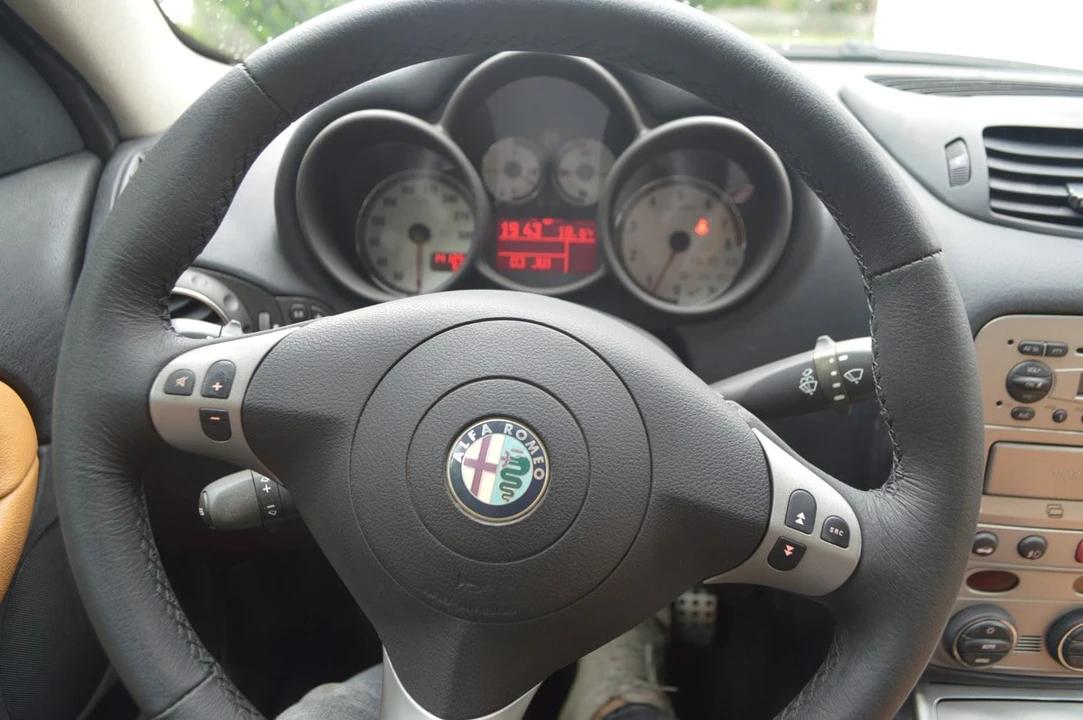 2006 Alfa Romeo GT - Image 26 of 30