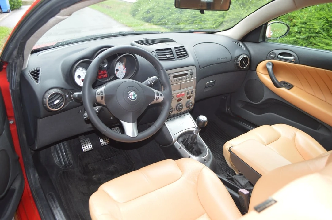 2006 Alfa Romeo GT - Image 11 of 30