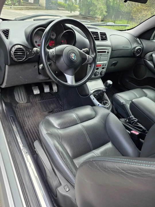 2006 Alfa Romeo GT - Image 5 of 10
