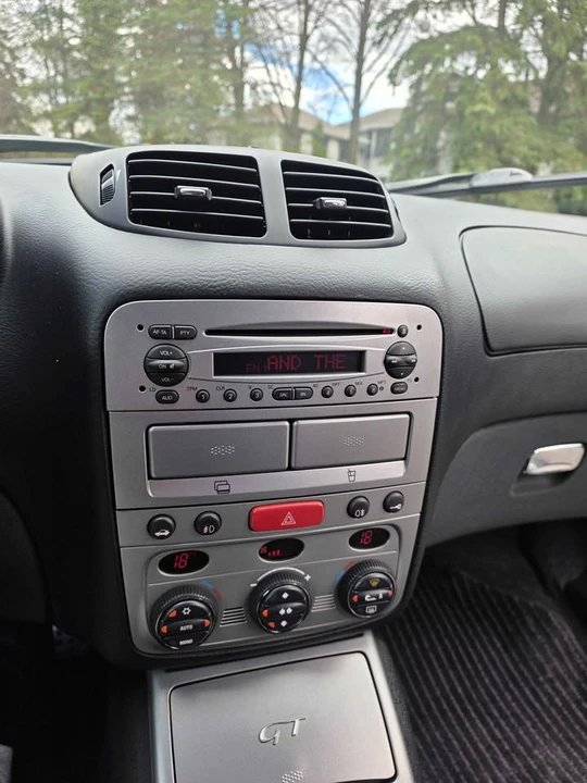 2006 Alfa Romeo GT - Image 7 of 10