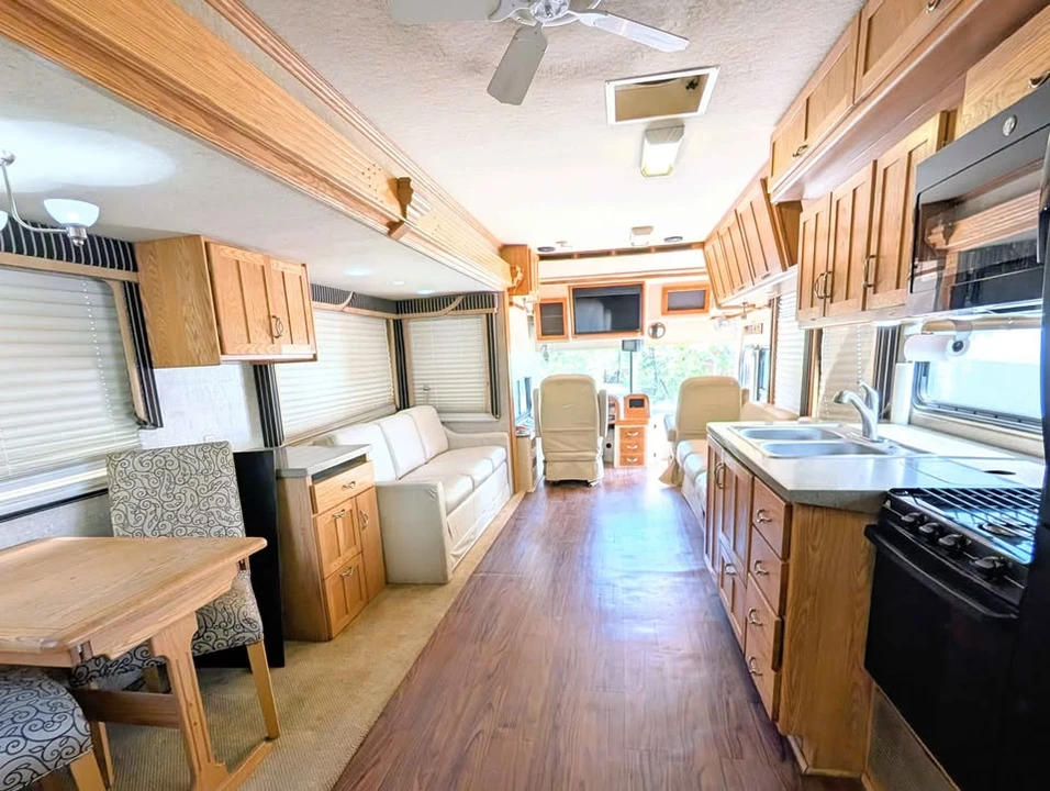 2006 Alfa Leisure RVs - Image 4 of 17