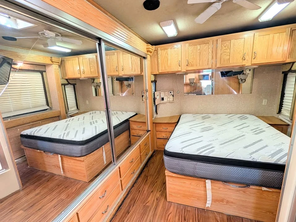 2006 Alfa Leisure RVs - Image 15 of 17