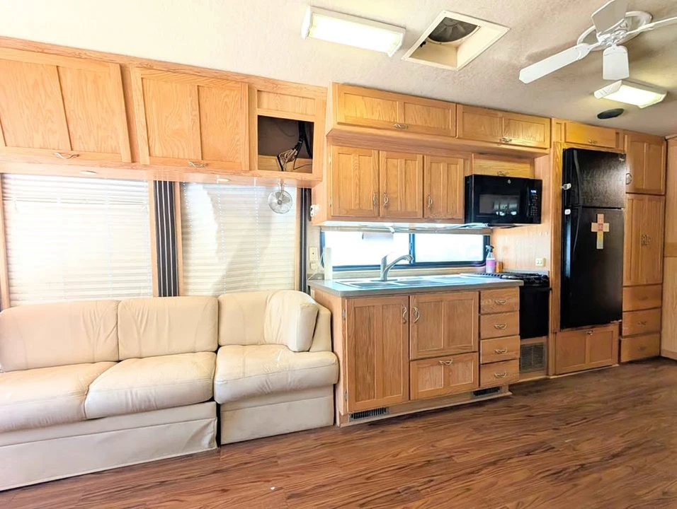 2006 Alfa Leisure RVs - Image 6 of 17
