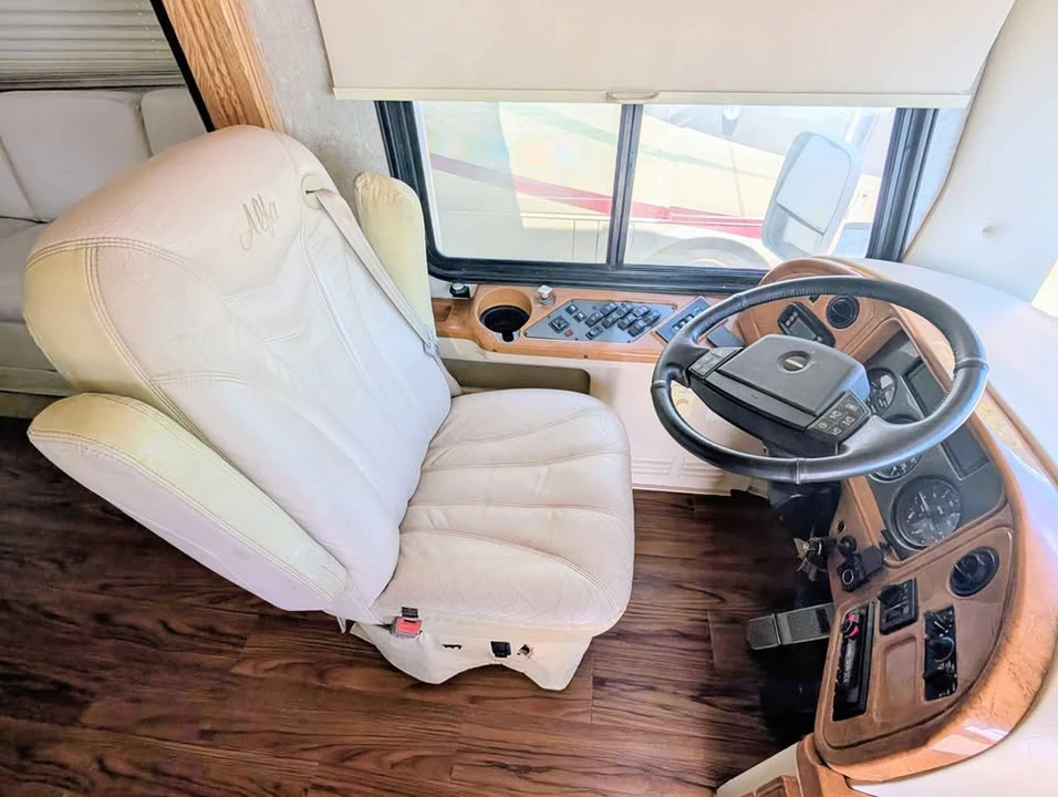 2006 Alfa Leisure RVs - Image 12 of 17
