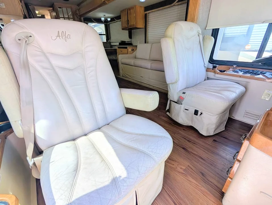 2006 Alfa Leisure RVs - Image 10 of 17
