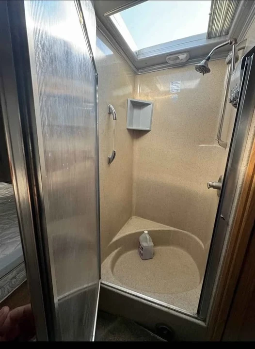 2006 Alfa Leisure RVs - Image 19 of 20