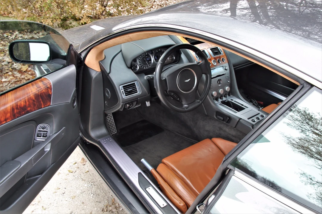 2006 Aston Martin DB9 - Image 25 of 31