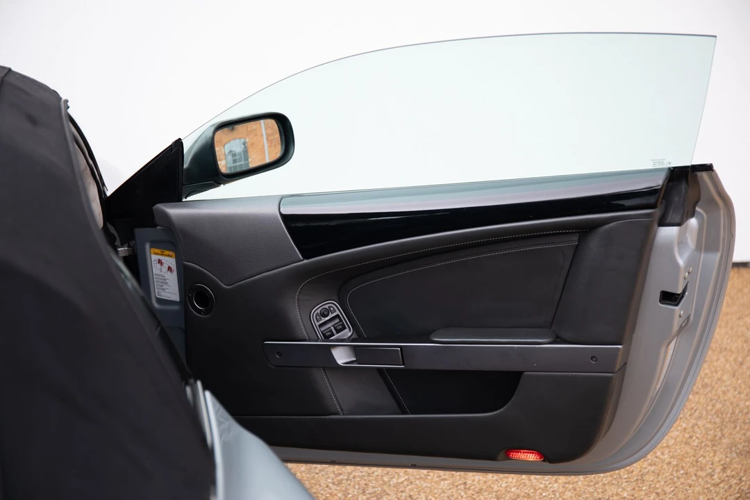 2006 Aston Martin DB9 - Image 28 of 31