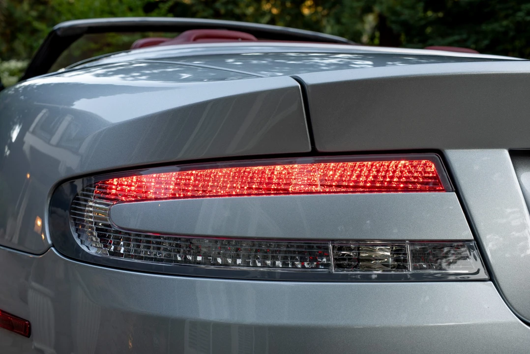 2006 Aston Martin DB9 - Image 17 of 31