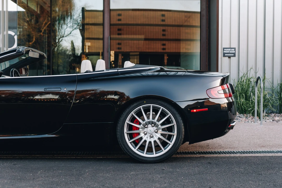 2006 Aston Martin DB9 - Image 19 of 31