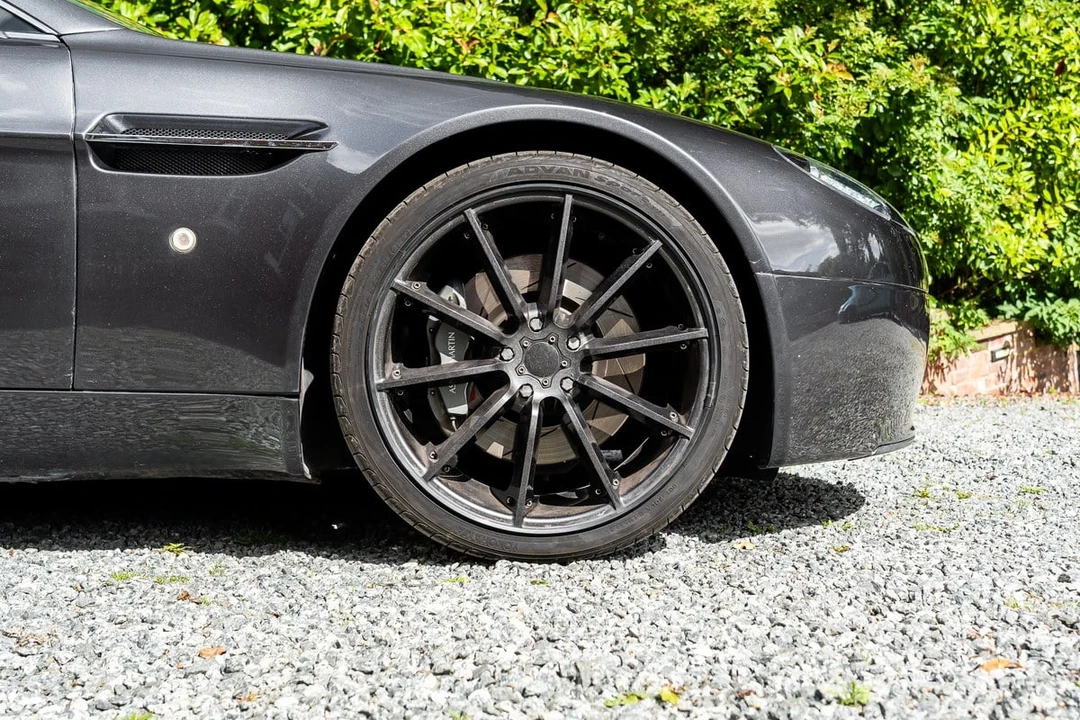 2006 Aston Martin V8 Vantage (2006-2017) - Image 15 of 30
