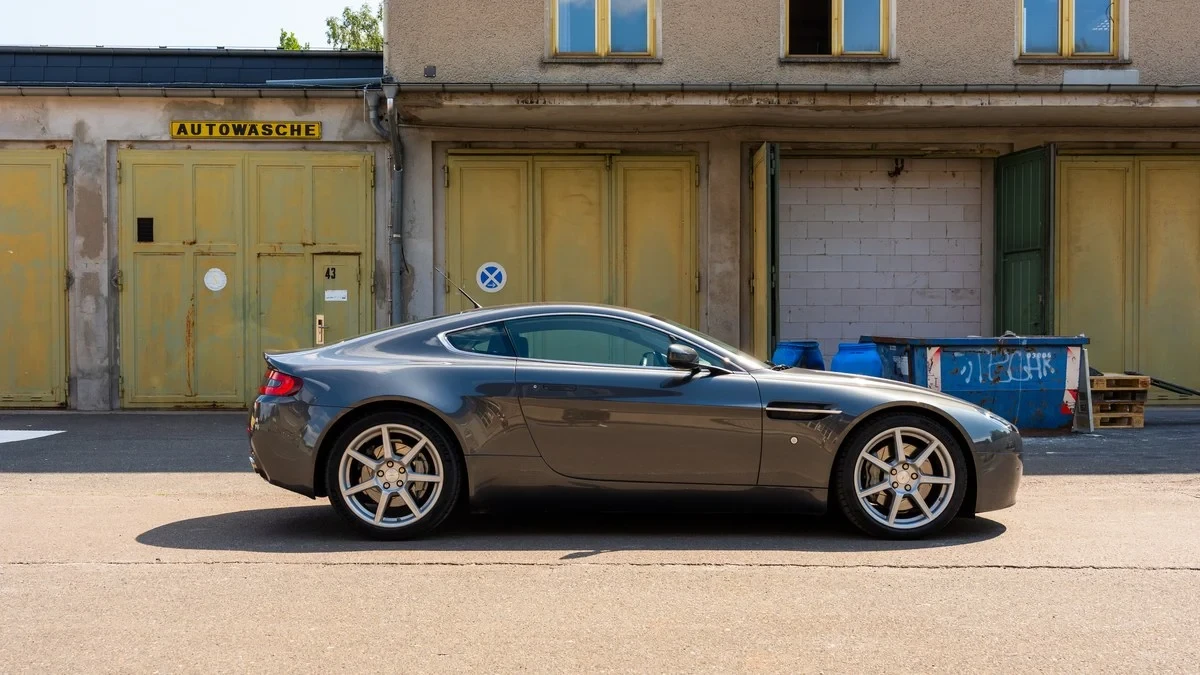 2006 Aston Martin Vantage - Image 12 of 30