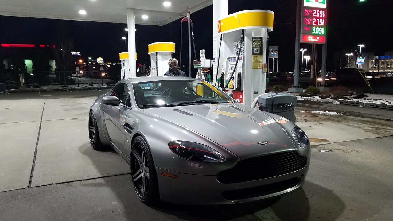 2006 Aston Martin V8 Vantage (2006-2017) - Image 2 of 21