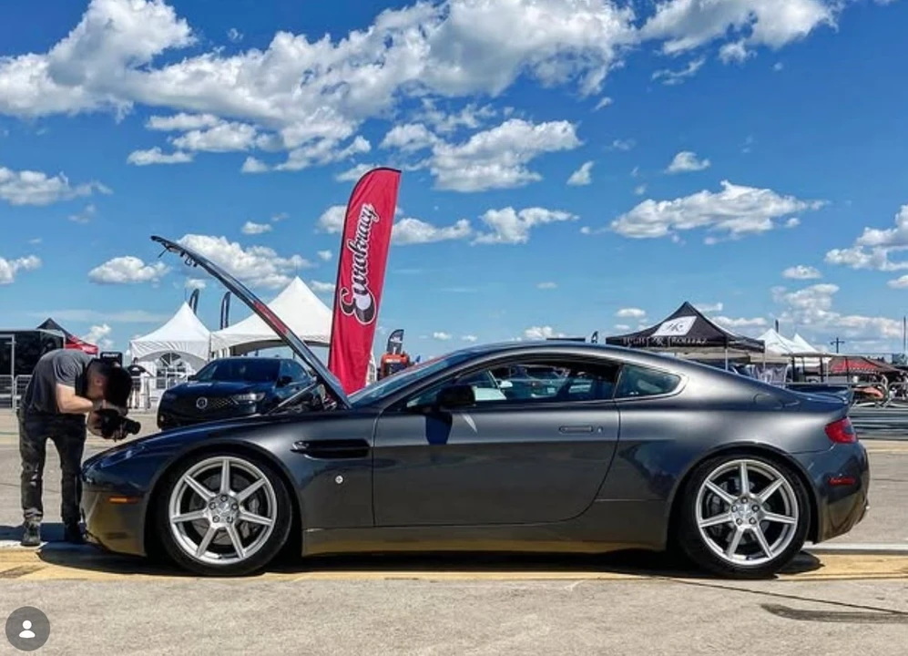 Aston Martin V8 Vantage (2006-2017) - Image 5 of 10