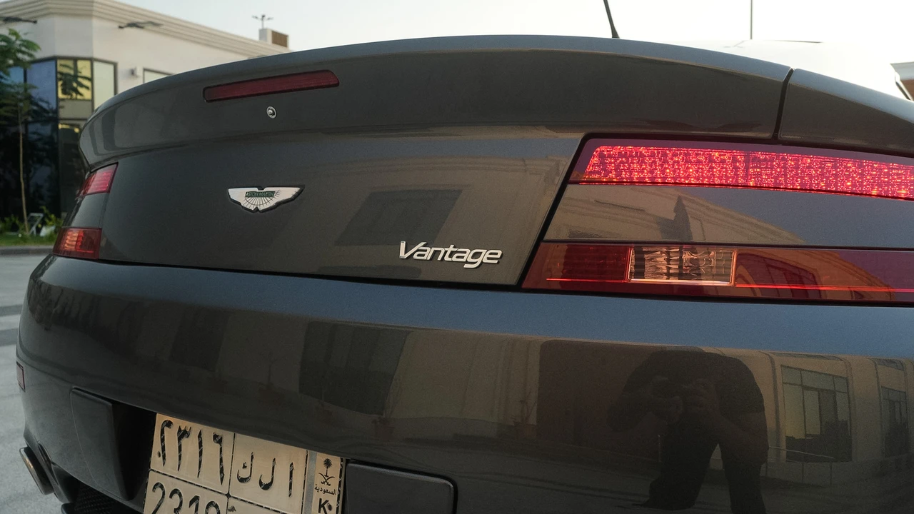 2006 Aston Martin V8 Vantage (2006-2017) - Image 19 of 31
