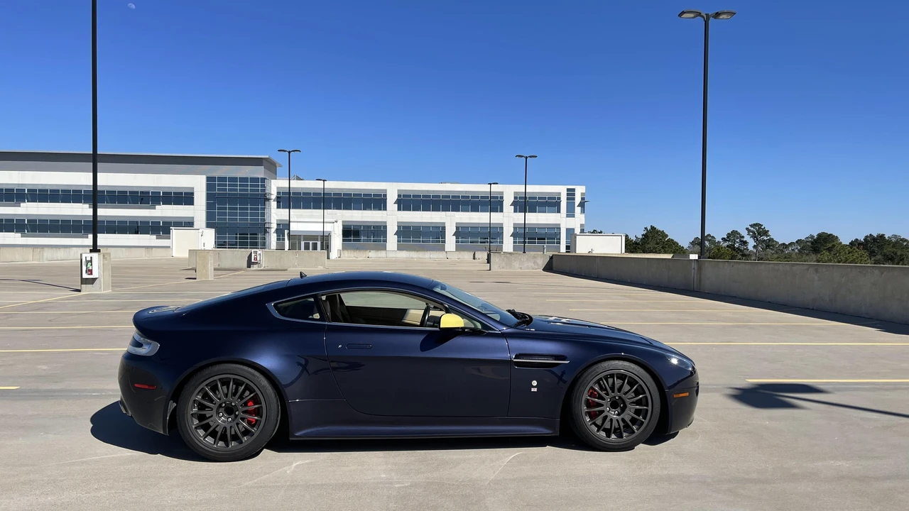 2006 Aston Martin V8 Vantage (2006-2017) - Image 31 of 31