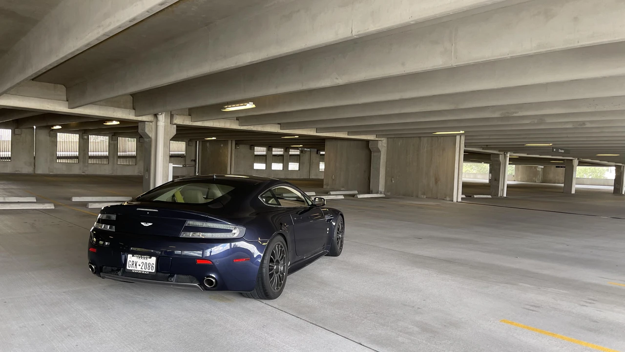 2006 Aston Martin V8 Vantage (2006-2017) - Image 28 of 31
