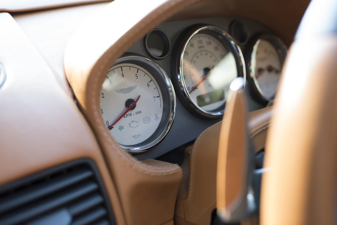 2006 Aston Martin Vanquish 1st Gen - Image 27 of 31