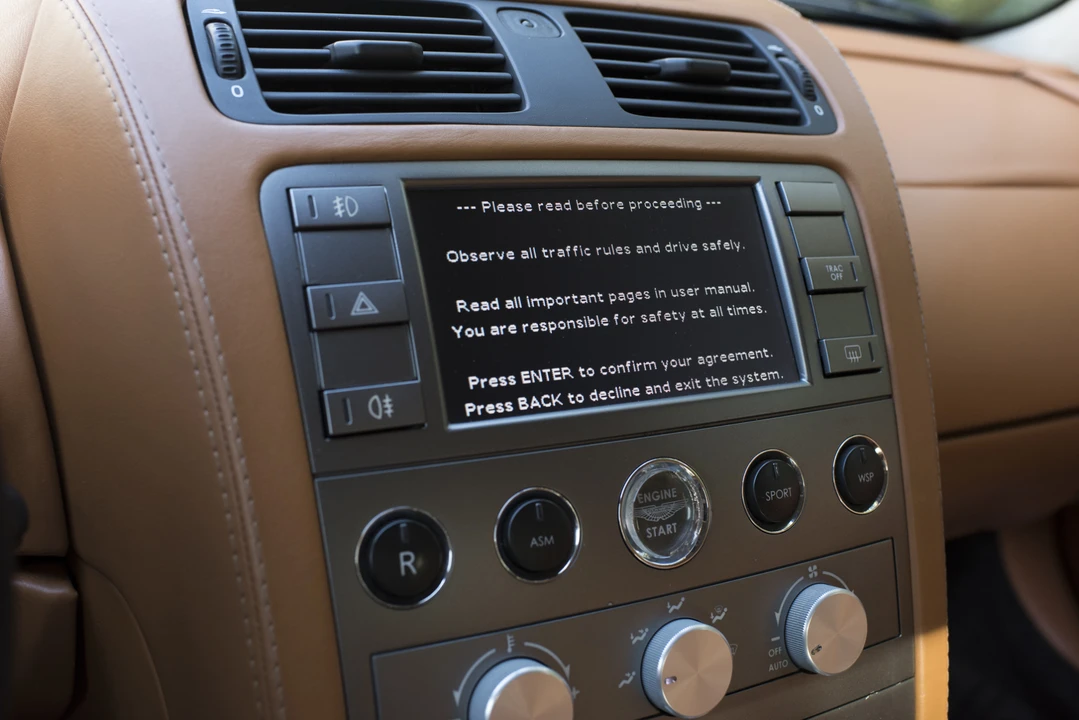 2006 Aston Martin Vanquish 1st Gen - Image 29 of 31