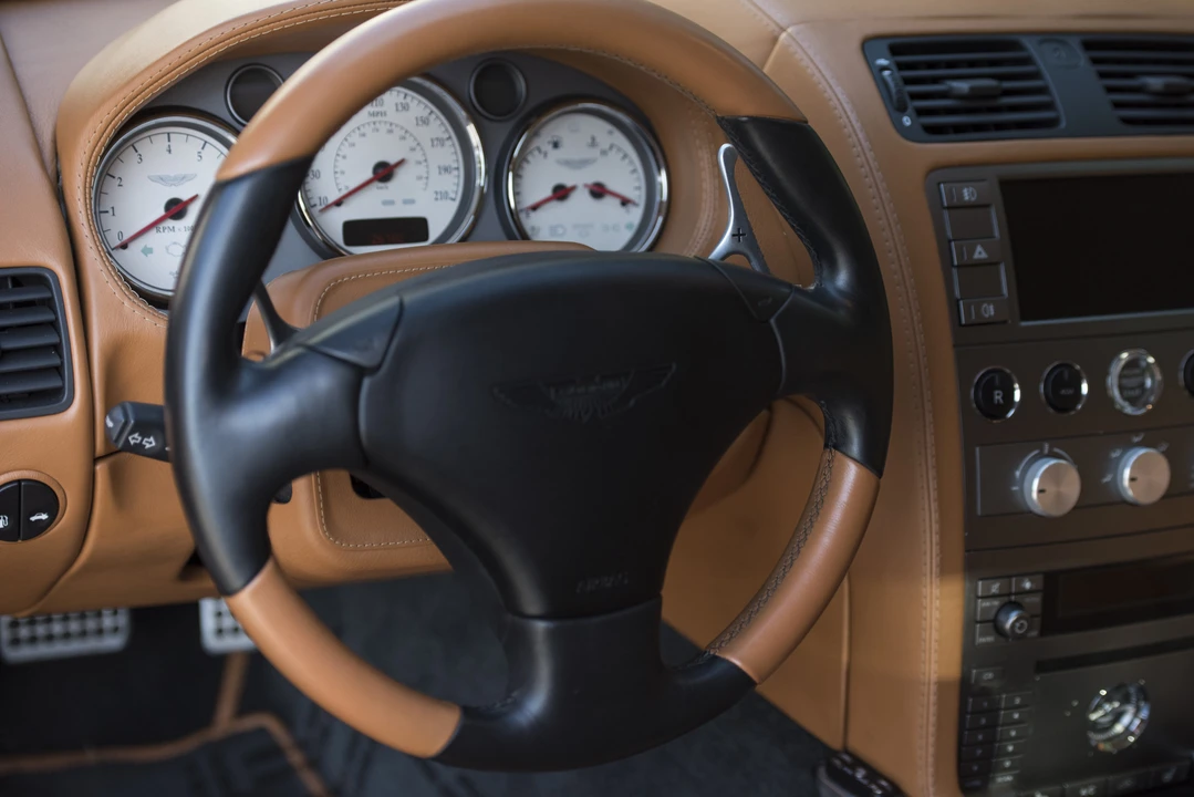 2006 Aston Martin Vanquish 1st Gen - Image 30 of 31
