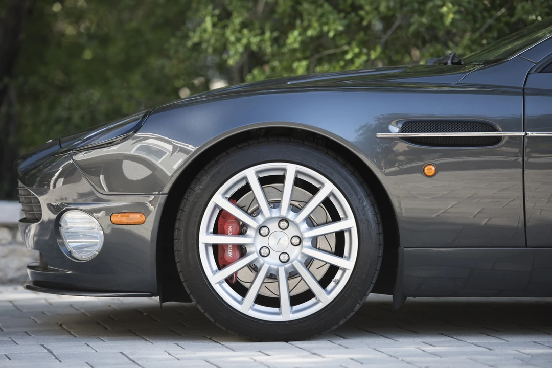 2006 Aston Martin Vanquish 1st Gen - Image 11 of 31