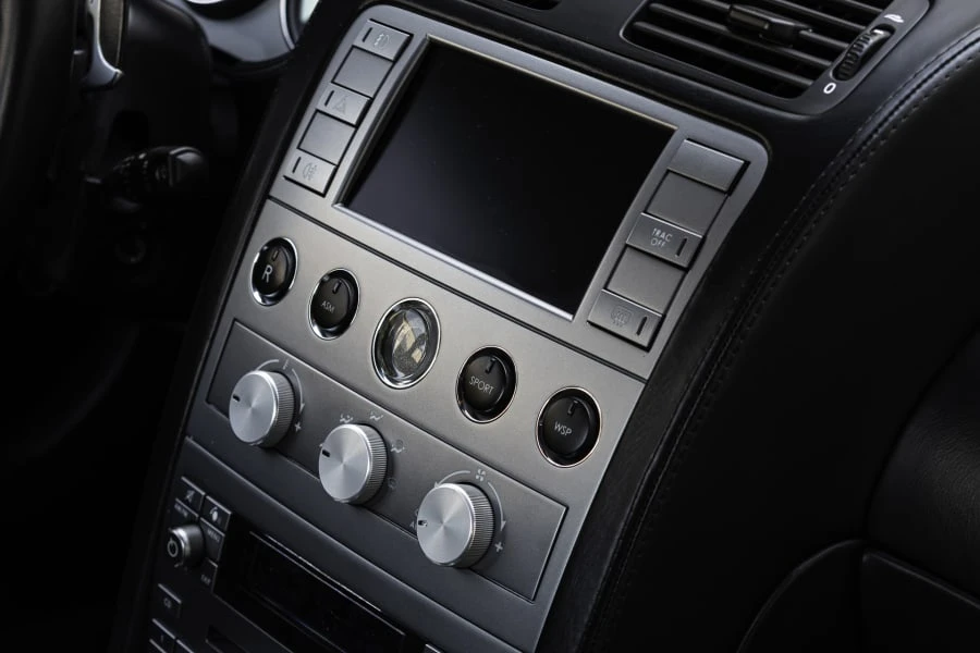 2006 Aston Martin Vanquish 1st Gen - Image 18 of 30