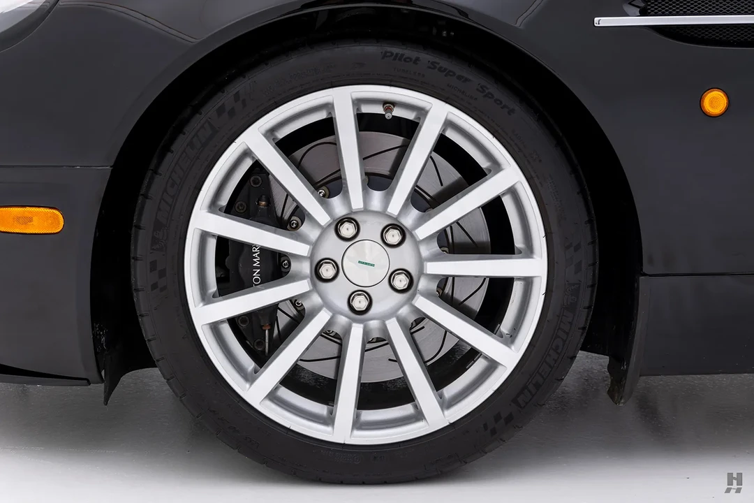 2006 Aston Martin Vanquish 1st Gen - Image 11 of 31