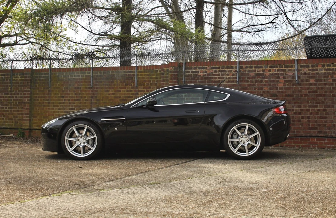 2006 Aston Martin V8 Vantage (2006-2017) - Image 16 of 30