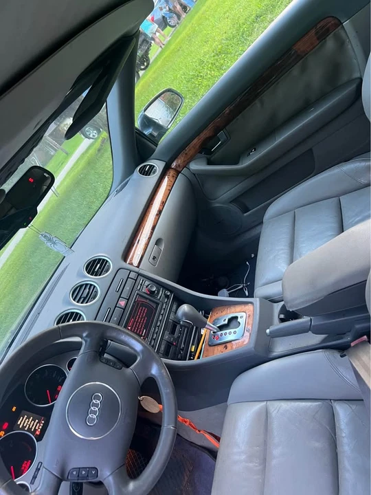 2006 Audi Coupe & Cabriolet - Image 6 of 7