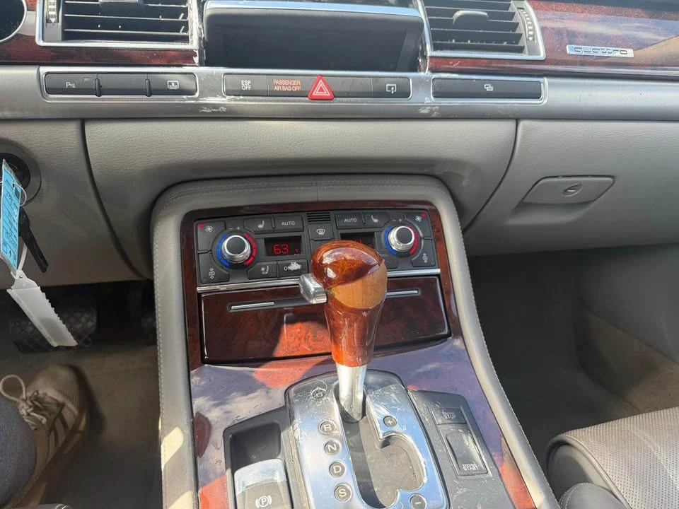 2006 Audi D3 A8 - Image 10 of 11