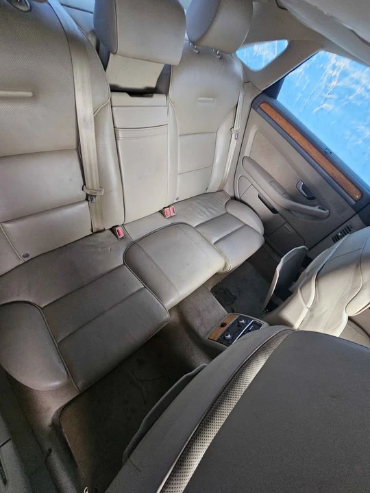 2006 Audi D3 A8 - Image 3 of 3