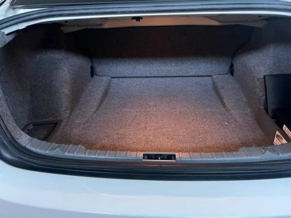 2006 BMW E90 3 Series Sedan - Image 12 of 15