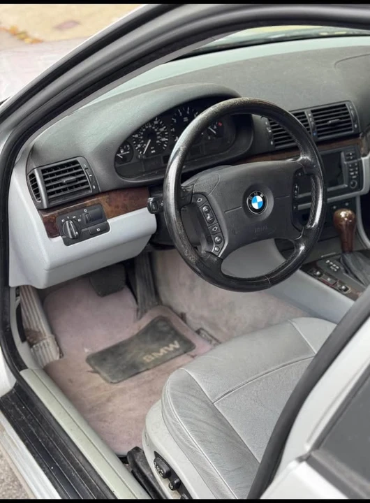 2006 BMW E90 3 Series Sedan - Image 2 of 8