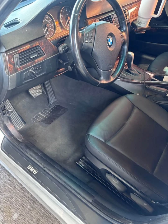 2006 BMW E90 3 Series Sedan - Image 9 of 15