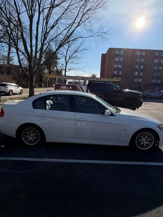 2006 BMW E90 3 Series Sedan - Image 3 of 9