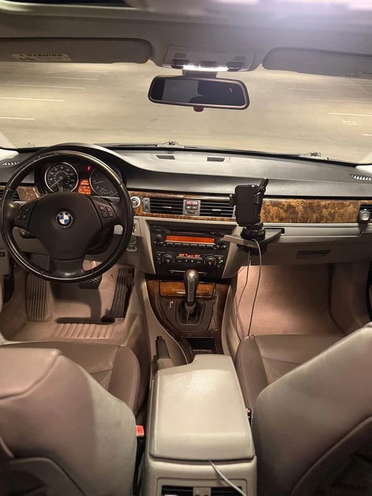 2006 BMW E90 3 Series Sedan - Image 13 of 16