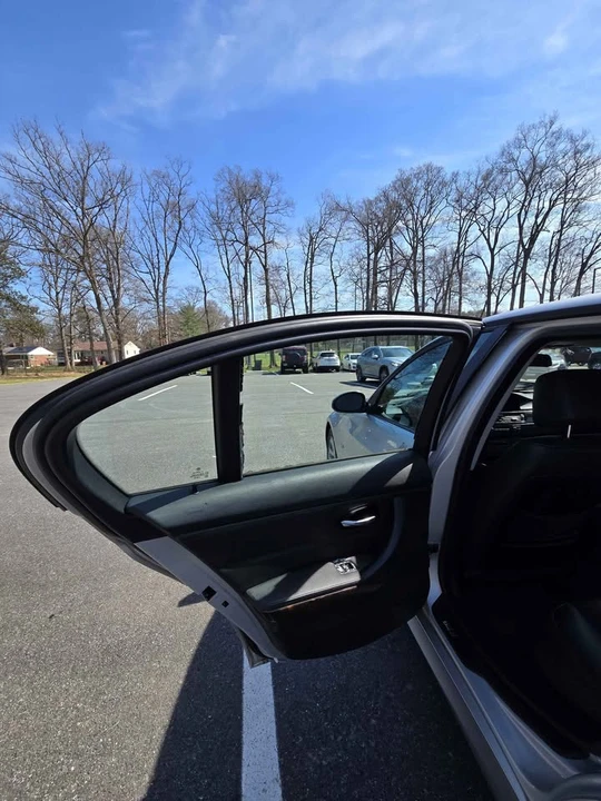2006 BMW E90 3 Series Sedan - Image 9 of 11